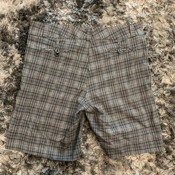 Ponny Tail USA Plaid Shorts Size faded but should be a XXL Womens with Pockets - Picture 2 of 3